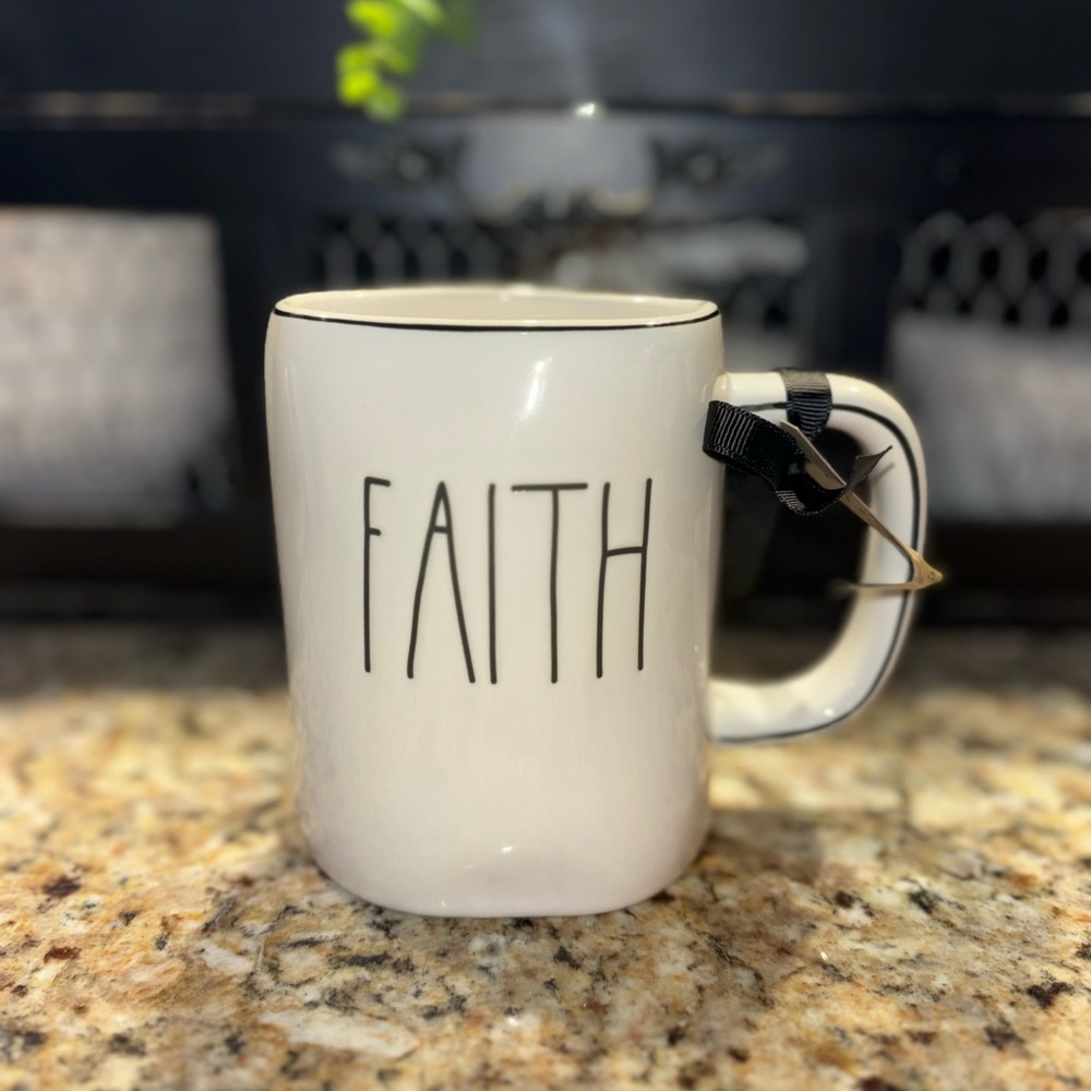 Rae Dunn “FAITH” Mug – NWT 🤍
